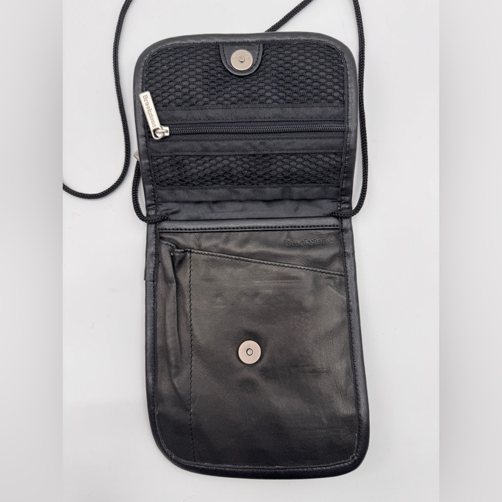 Brookstone black leather travel bag - Picture 3 of 7